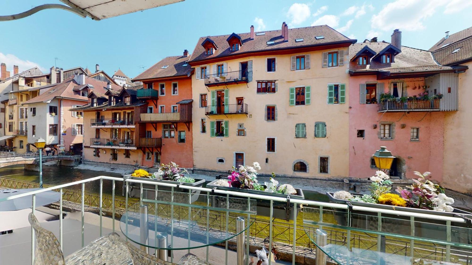L'Eau Vive Jacuzzi Et Sauna En Vieille Ville 5 안시 외부 사진